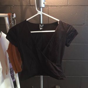 SUPER CUTE BLACK WRAP CROPTOP